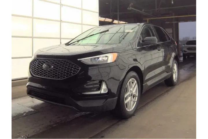 $23399 : Ford Edge 2023 AWD ST-Line 4 image 2
