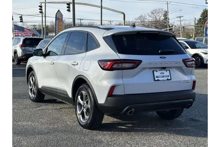 $31095 : Ford Escape 2025 AWD ST-Line image 8