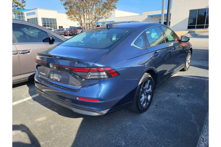 $25982 : Honda Accord 2024 EX 4dr Sed image 4