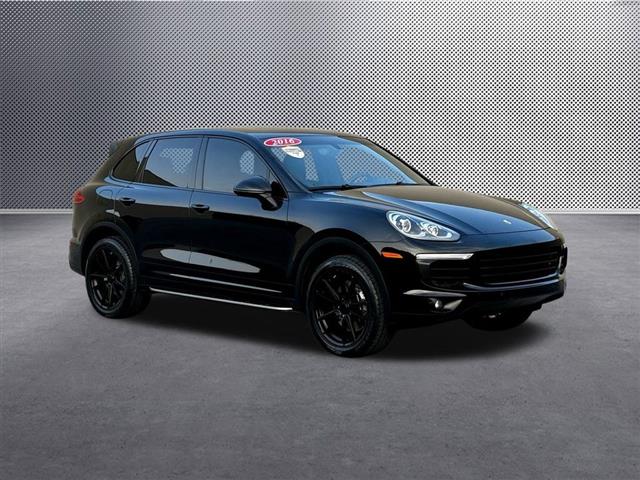 $20987 : 2016 Cayenne Base image 10