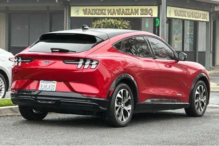 $25666 : Ford Mustang Mach-E 2023 Pre image 3