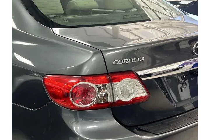 $11995 : Toyota Corolla 2012 S 4dr Se image 9