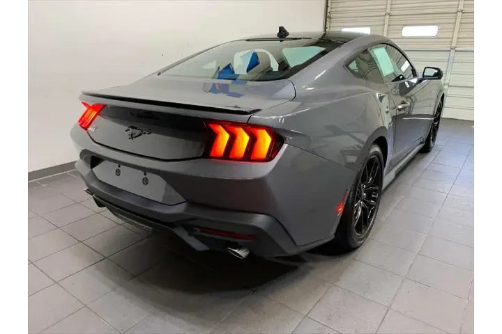 $36988 : Ford Mustang 2024 EcoBoost 2 image 3