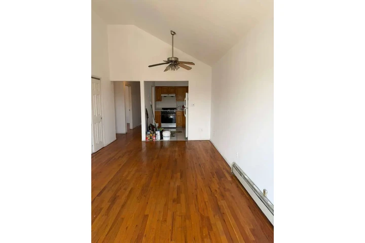 $3500 : GRAN APARTAMENTO- HOWARD BEACH image 4