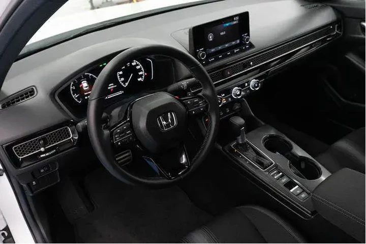 $28450 : Honda Civic 2025 Sport 4dr S image 3