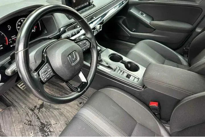 $23511 : Honda Civic 2024 Sport 4dr H image 4
