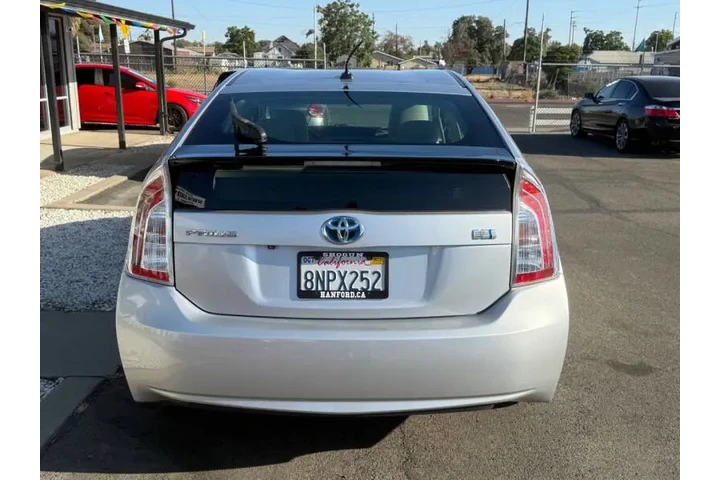 $12995 : 2014 Prius Three image 6