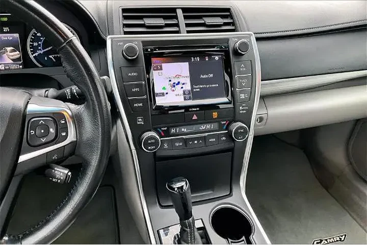 $13626 : Toyota Camry Hybrid 2016 XLE image 6