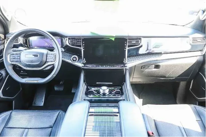 $37995 : Jeep Wagoneer 2022 4x4 Serie image 9