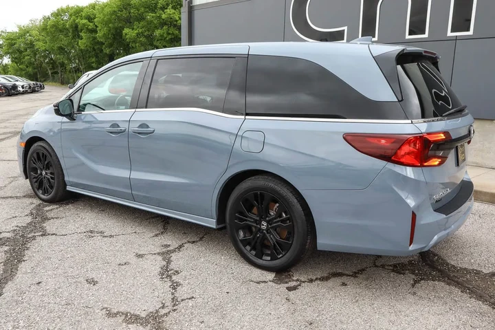 $38488 : 2025 Odyssey Sport-L Auto image 6