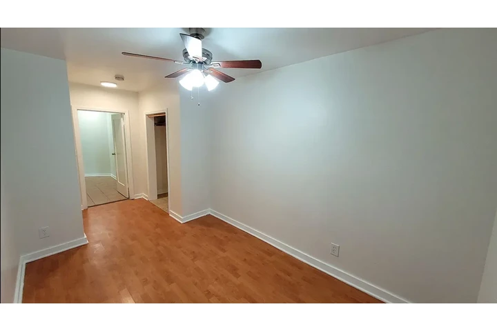 $1100 : Hermosa casa en Prime Whittier image 5
