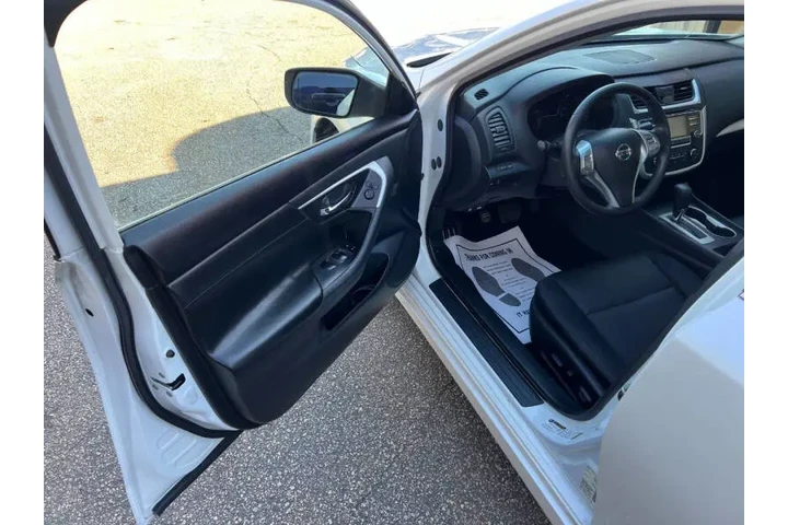 $8999 : 2017 Altima 2.5 SR image 9