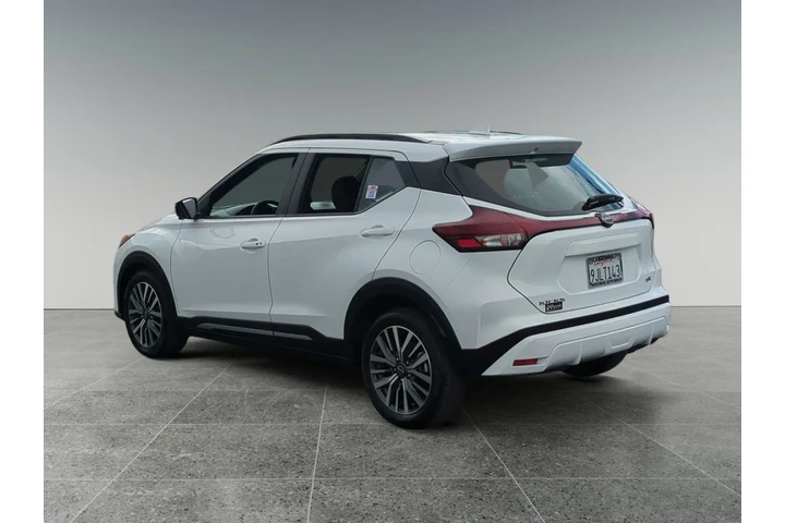Nissan Kicks 2024 SR 4dr Cro image 3