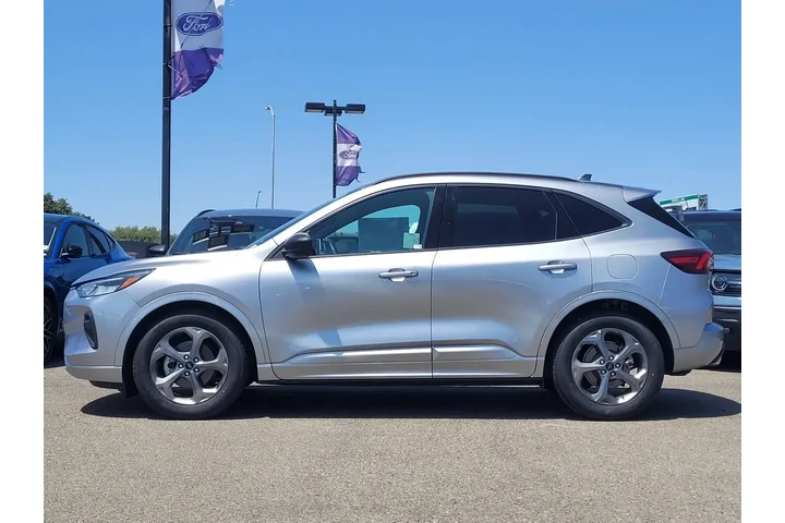 $18888 : Ford Escape 2023 ST-Line 4dr image 7