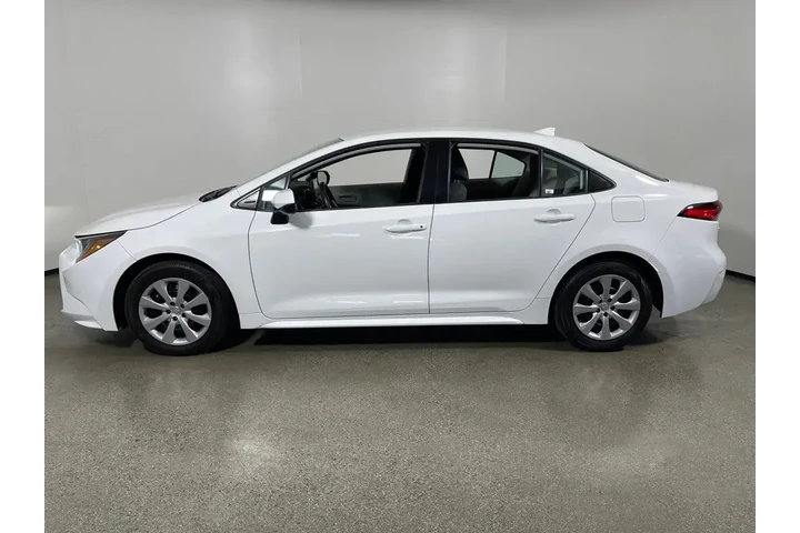 $22995 : Toyota Corolla 2022 LE 4dr S image 6