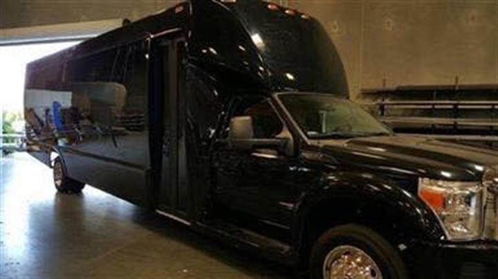 Limo party bus 13233856621 image 6