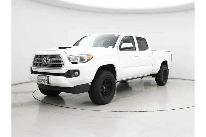 $31998 : Toyota Tacoma 2017 4x4 TRD S image 4