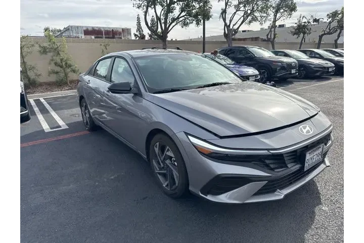 $21900 : Hyundai ELANTRA 2025 SEL Spo image 4