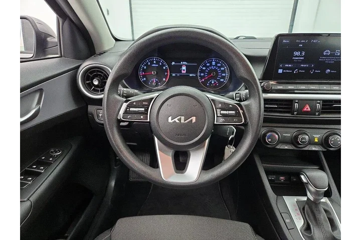 $17998 : Kia Forte 2024 LXS 4dr Sedan image 10