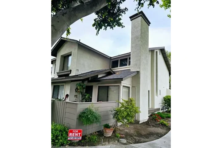ANAHEIM TOWNHOME FOR RENT image 3