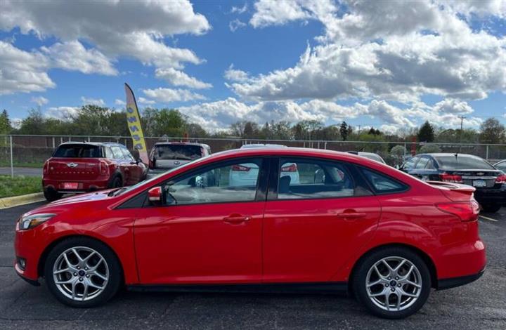 $8500 : 2015 Focus SE image 9