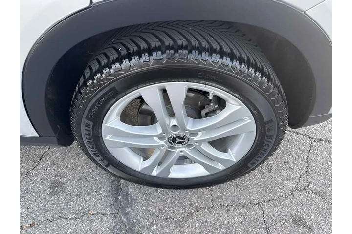 $14910 : 2018 GLA 250 4MATIC SUV image 10