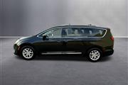 $20231 : 2020 Pacifica Touring L thumbnail