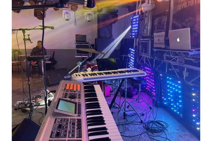 GRUPO VERSATIL (MARCAMS) image 4