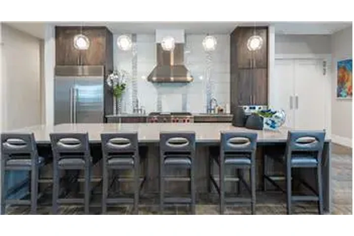 $1890 : Rental property with 0 bedro image 3