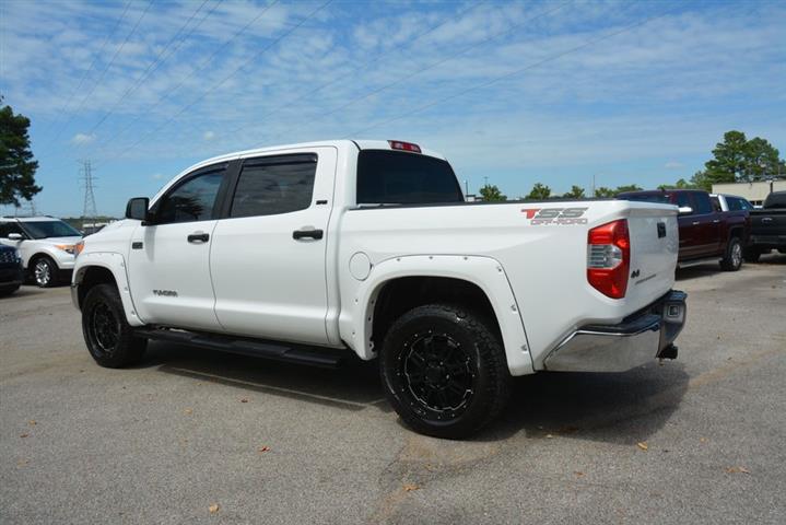 2015 Tundra SR5 image 10