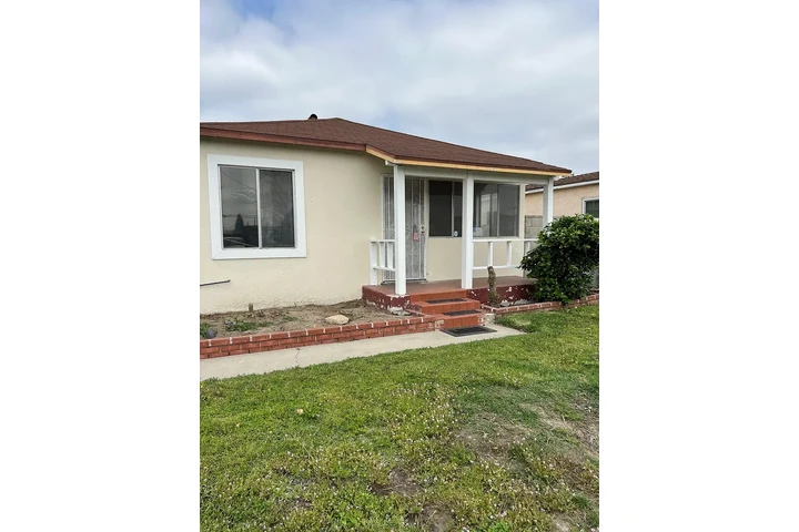 $1200 : Norwalk - Single Family Home image 1