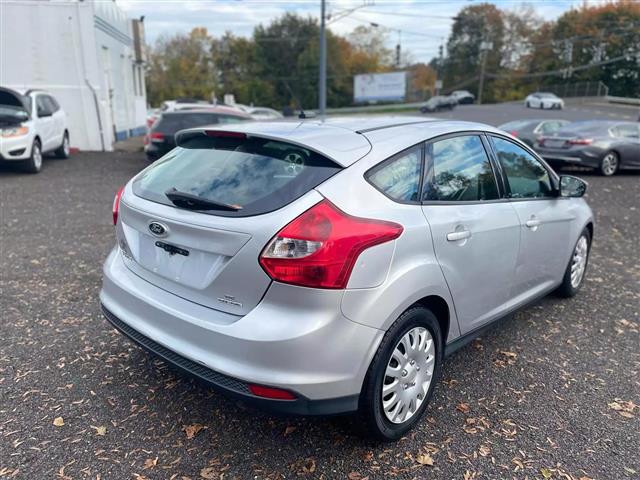 $8900 : 2012 FORD FOCUS2012 FORD FOCUS image 6