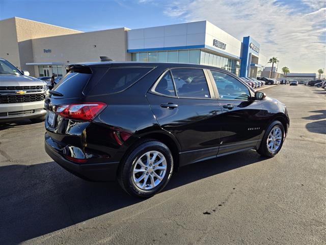 $18701 : Pre-Owned 2021 Equinox LS image 5