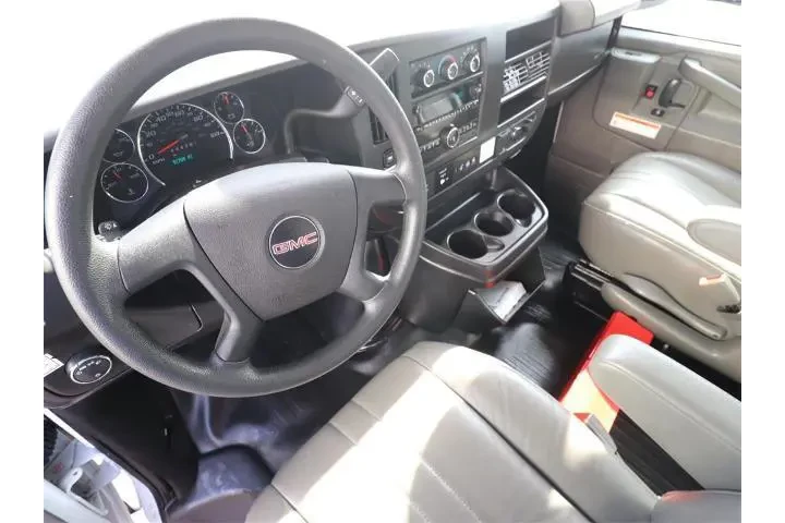 $34767 : GMC Savana 2022 3500 2dr 139 image 6