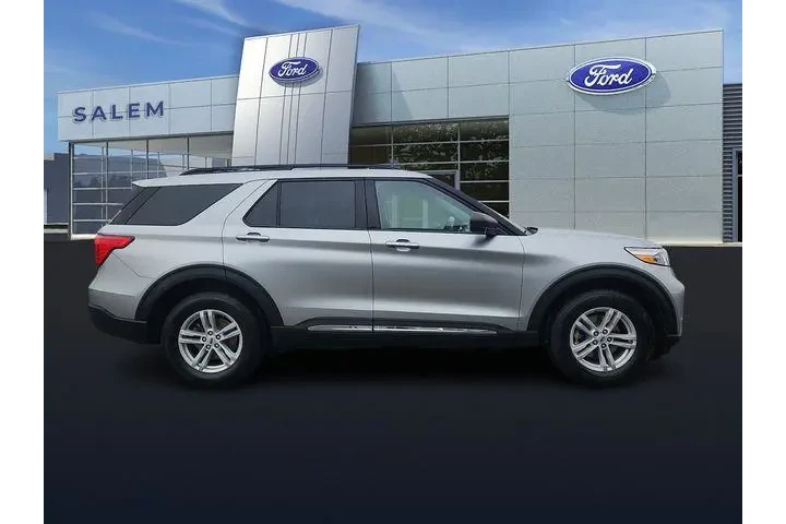 $31990 : Ford Explorer 2022 AWD XLT 4 image 2