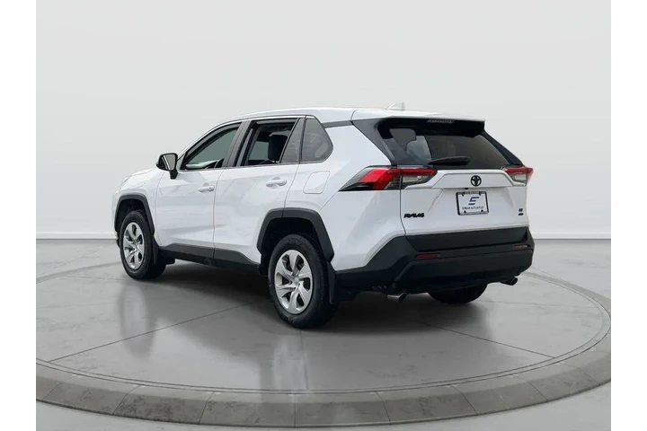 $26918 : Toyota RAV4 2023 AWD LE 4dr image 5