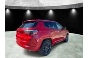 $21985 : Jeep Compass 2022 4x4 (Red) thumbnail
