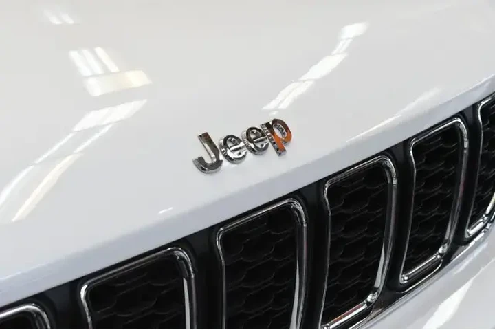 $28995 : Jeep Grand Cherokee L 2023 4 image 5