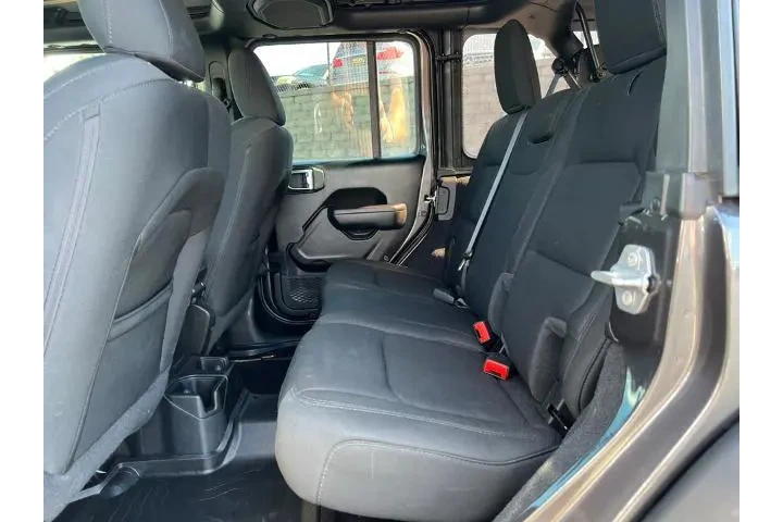 $29175 : Jeep Wrangler Unlimited 2022 image 6