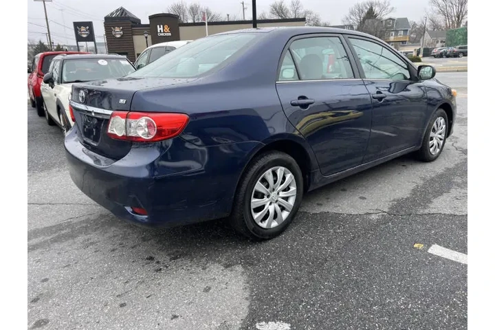 $8900 : 2013 Corolla LE image 7
