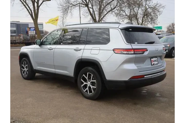 $30990 : Jeep Grand Cherokee L 2024 4 image 7