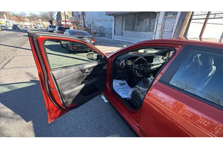 $20034 : Kia Forte 2024 GT-Line 4dr S image 10