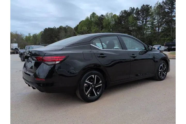 $19395 : Nissan Sentra 2025 SV 4dr Se image 4