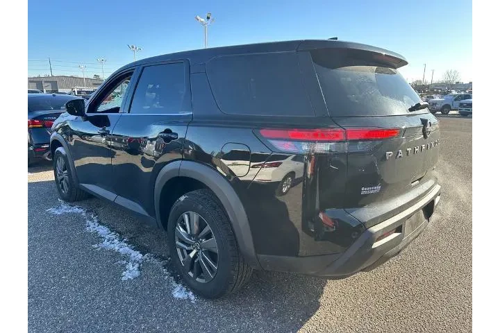 $25456 : Nissan Pathfinder 2022 AWD S image 3