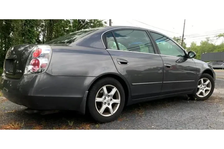 $5050 : 2005 Altima image 5