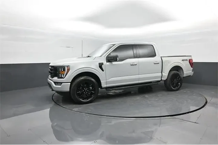 $38502 : Ford F-150 2023 4x4 XLT 4dr image 4