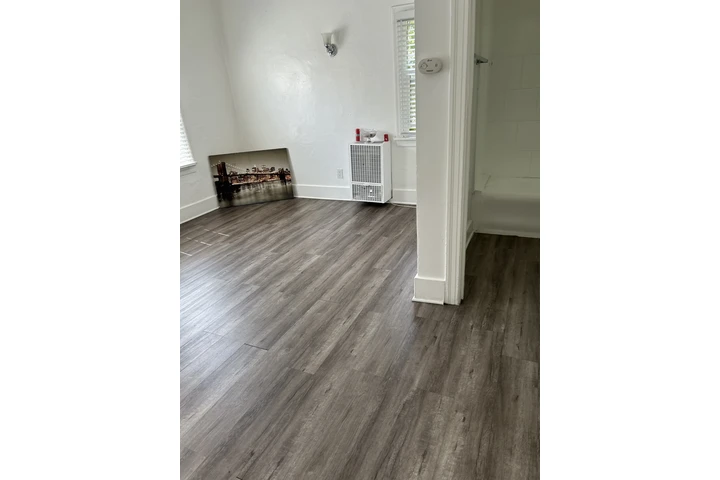 $1475 : Estudio Cerca de Downtown LA image 4