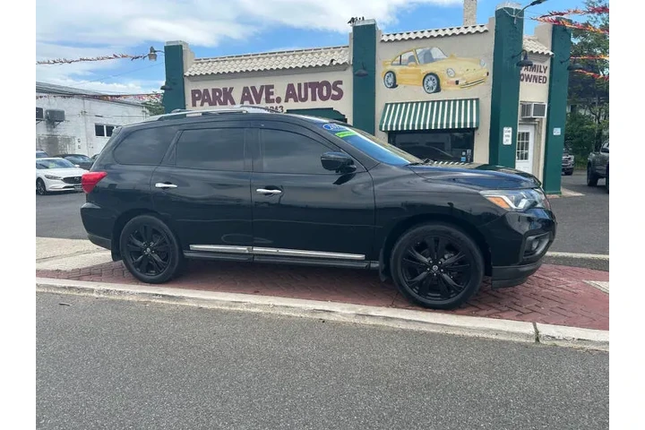 $8995 : 2017 Pathfinder Platinum image 3