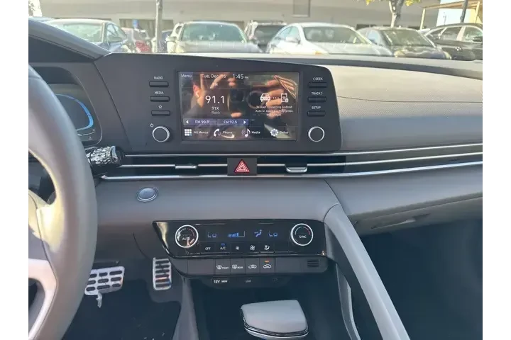 $20900 : Hyundai ELANTRA 2025 SEL Spo image 7