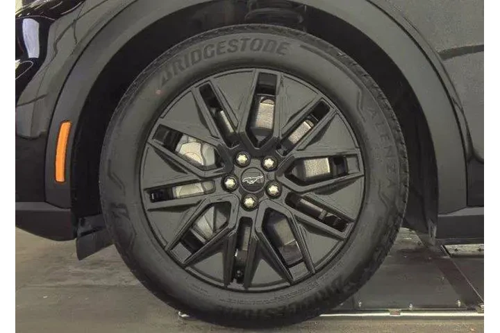 $32991 : Ford Mustang Mach-E 2025 AWD image 7